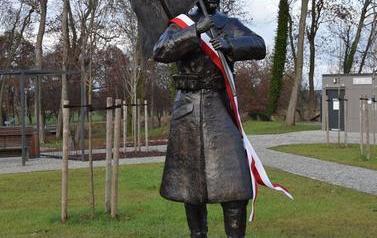 Pomnik Powstańc&oacute;w Wielkopolskich 1