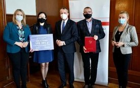 Podpisanie umowy dowozy autobusowe 2022 3